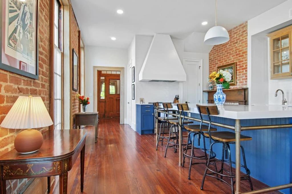 Appartamento Fab 1838 Garden District 5Br With Parking And Balcony New Orleans Esterno foto