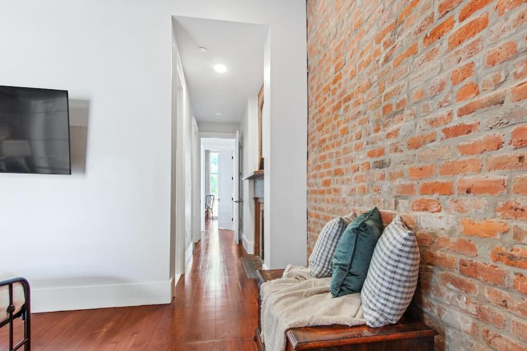 Appartamento Fab 1838 Garden District 5Br With Parking And Balcony New Orleans Esterno foto