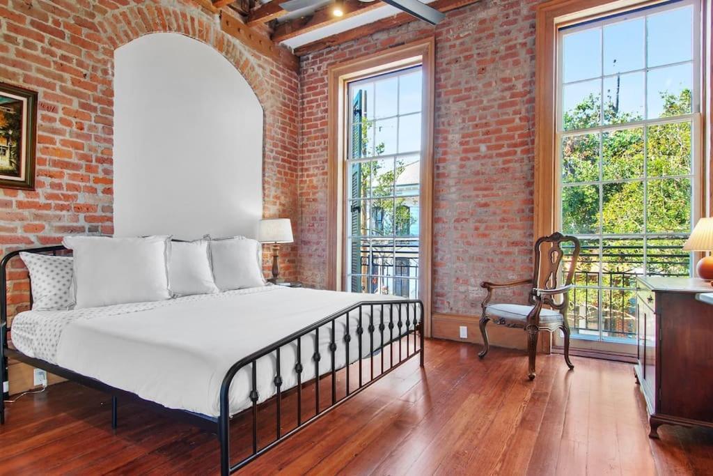 Appartamento Fab 1838 Garden District 5Br With Parking And Balcony New Orleans Esterno foto
