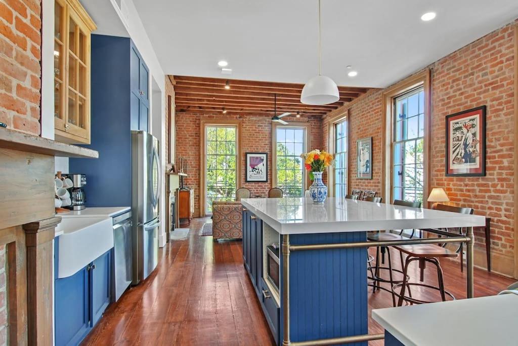 Appartamento Fab 1838 Garden District 5Br With Parking And Balcony New Orleans Esterno foto