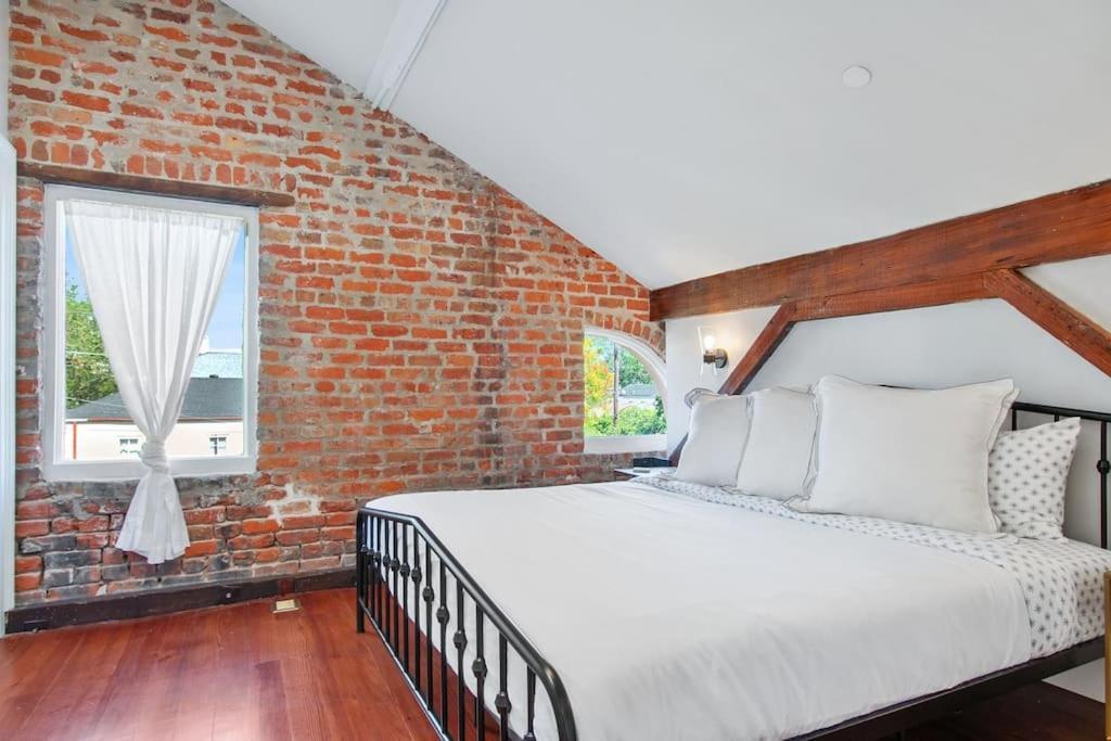 Appartamento Fab 1838 Garden District 5Br With Parking And Balcony New Orleans Esterno foto