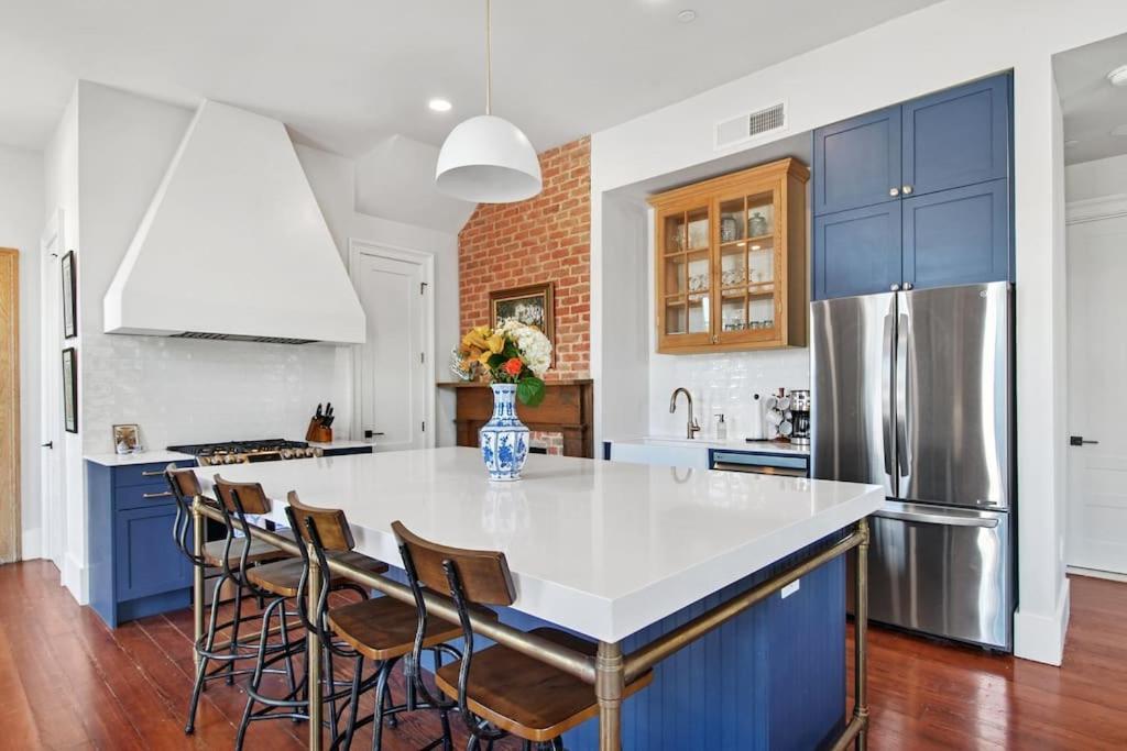 Appartamento Fab 1838 Garden District 5Br With Parking And Balcony New Orleans Esterno foto