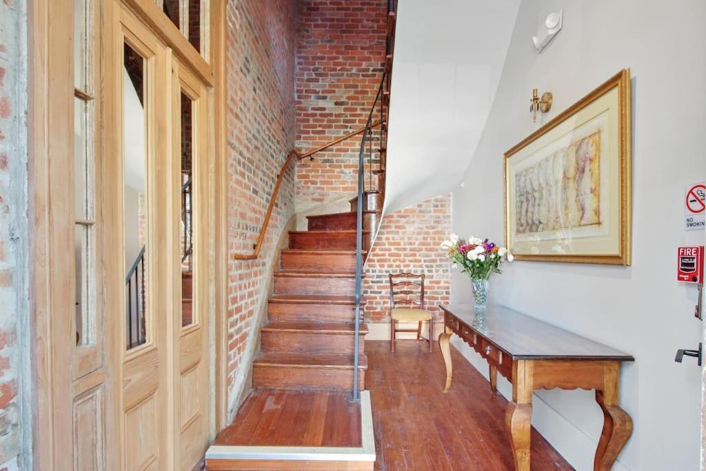 Appartamento Fab 1838 Garden District 5Br With Parking And Balcony New Orleans Esterno foto